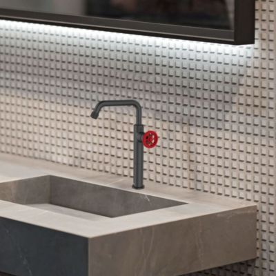 Mitigeur lavabo haut noir et manette rouge Essebagno Indus