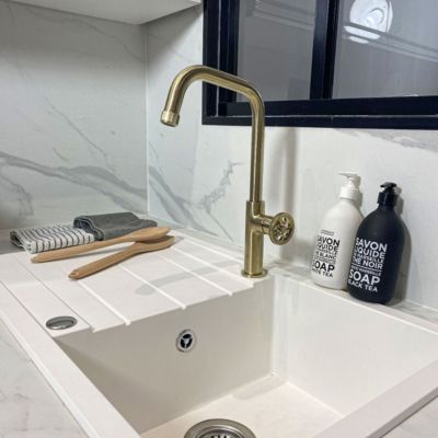 Mitigeur évier or brossé Essebagno Indus