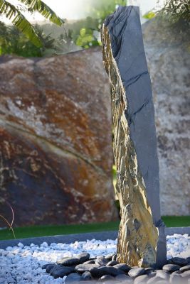 Monolithe Penez Herman Nero en ardoise noire H.70-90 cm