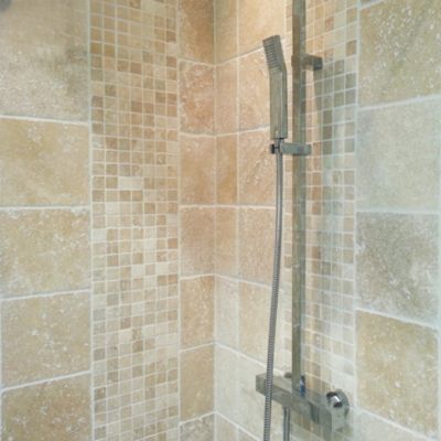 Carrelage osaïque travertin pierre naturelle beige brique splitface