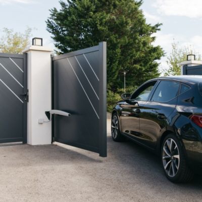 Motorisation à vérins pour portail battant Exavia Star - Somfy - Vantail max 2.5m et 250 kg - Fabriqué en France - Batterie de secours incluse