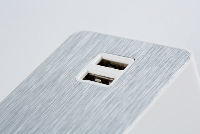 Multiprise 3 prises + 2 usb Schneider Electric Odace blanc finition aluminium brossé 1.5 m