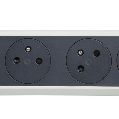 Multiprise 3 prises rotative à fixer Legrand blanc et gris