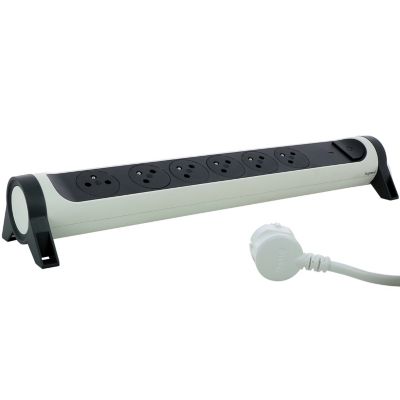 Multiprise 6 prises avec disjoncteur Legrand blanc et gris 1.5 m