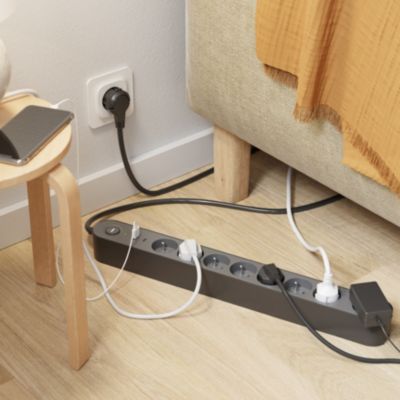 Multiprise 8 prises + 2 USB Jacobsen 1.5 m noir