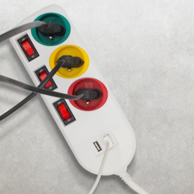 Multiprise FISHTEC Trio Color + 2 Ports USB 2A