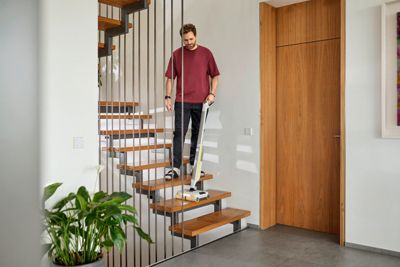 Nettoyeur de sols connecté Karcher FC 8 Smart Signature Line - Aspire lave et sèche - Autonomie 50 min- 550 tr/min