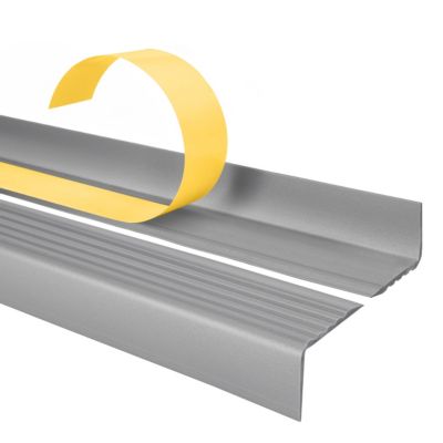 Nez de marche PVC adhesif 40x25 mm QUEST - profil antiderapant a rainures pour escalier, ND - 90 cm, argent