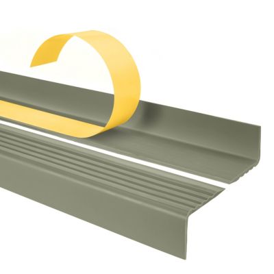 Nez de marche PVC adhesif 40x25 mm QUEST - profil antiderapant a rainures pour escalier, ND - 90 cm, olive