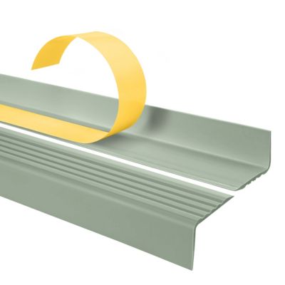 Nez de marche PVC adhesif 40x25 mm QUEST - profil antiderapant a rainures pour escalier, ND - 90 cm, vert clair