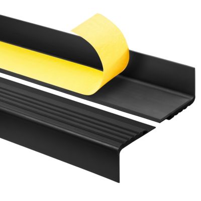 Nez de marche PVC autocollant 48x42 mm QUEST, profil antidérapant, PMW - 100 cm, noir