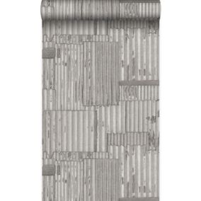 Origin Wallcoverings papier peint tôles ondulées en métal industrielles 3D gris clair - 53 cm x 10,05 m - 347615