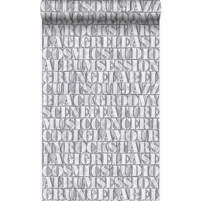 Origin Wallcoverings papier peint vieilles lettres imprimées en fer gris clair - 53 cm x 10,05 m - 347594