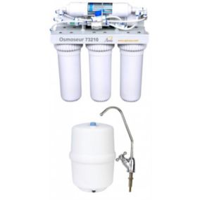 Osmoseur avec réservoir de stockage