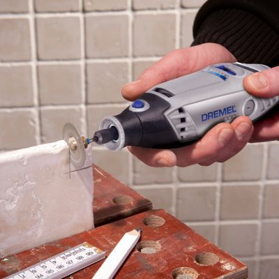 Outil multifonction filaire Dremel 3000 avec 15 accessoires et sac - 130W