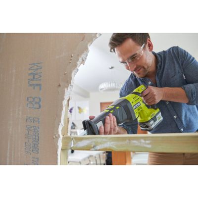 Pack RYOBI Scie sabre 18V One+ R18RS-0 - 1 batterie 5.0Ah - 1 chargeur rapide 2.0Ah RC18120-150