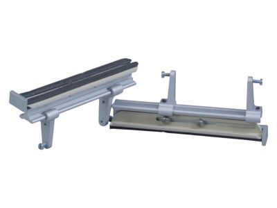 Paire de supports réglables pour tablette radiateur largeur 16 à 26 cm.