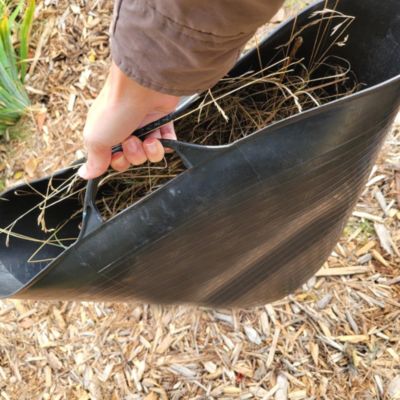 Panier avec poignées renforcées (Noir, 42L). Flexible et résistante : jardinage, construction, blanchisserie, agriculture