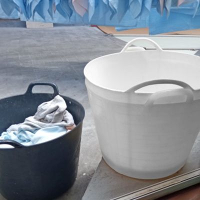 Panier avec poignées renforcées (Noir, 42L). Flexible et résistante : jardinage, construction, blanchisserie, agriculture