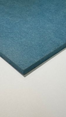 Panneau médium teinté dans la masse Forescolor bleu 80 x 40,5 cm, ép.5 mm