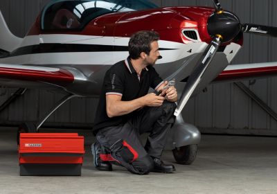 Pantalon de travail Facom avec poches et genouillères gris et noir