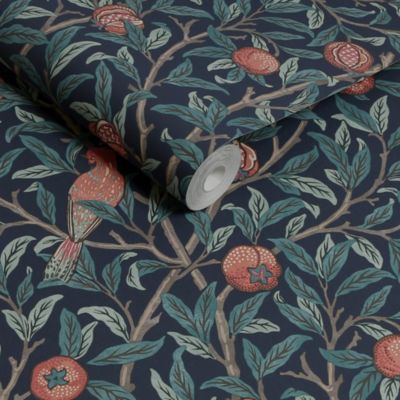 Papier peint intissé Bird pomegranate bleu marine, corail L.1000 x l.52cm William Morris