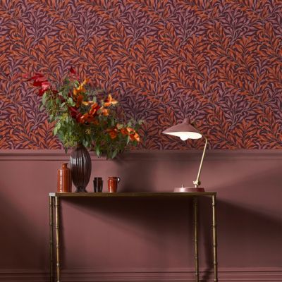 Papier peint intissé Blackthorn plum imprimé fleurs violet, terracotta L.1000 x l.52cm William Morris