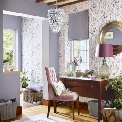 Papier peint intissé Wild meadow imprimé fleurs iris blanc, violet L.1000 x l.52cm Laura Ashley
