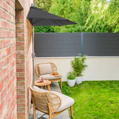 Parasol centré inclinable en D ouverture manivelle toile anthracite GoodHome Kasane