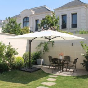 Parasol déporté et rotatif 3 x 4 m écru degrés CESARE