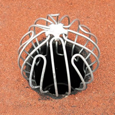 Pare-gravier anti-colmatage universel pour gouttière (Acier zingué). Empêche entrée de feuilles ou débris dans descentes pluviales