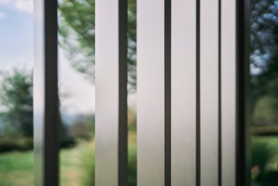 Paroi latérale à lamelles pour pergola 3m gris Biohort