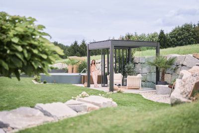 Paroi vitrée coulissante pour pergola Biohort 6 m blanc