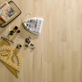 Parquet contrecollé clipsable Oslo L en chêne français vernis coloris naturel