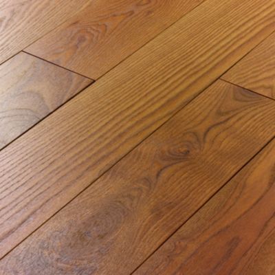 Parquet massif à coller Dryby M en frêne huilé brun compatible pièces humides