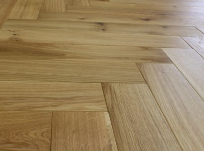 Parquet massif à coller Visby bâtons rompus en chêne huilé blond