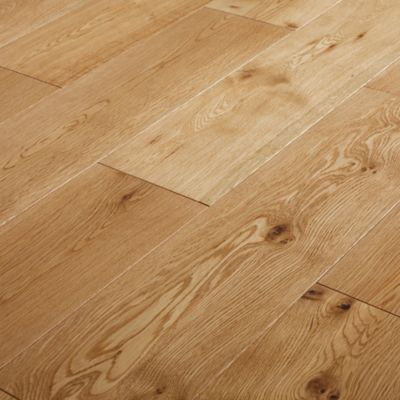 Parquet massif clipsable Ystad L en chêne huilé blond