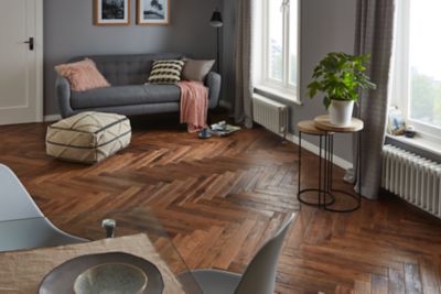 Parquet massif Skanor Bâton Rompu chêne verni marron