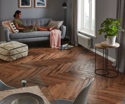 Parquet massif Skanor Bâton Rompu chêne verni marron