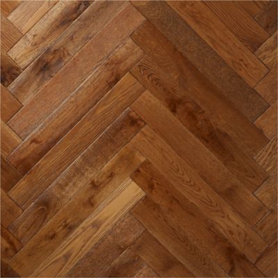 Parquet massif Skanor Bâton Rompu chêne verni marron