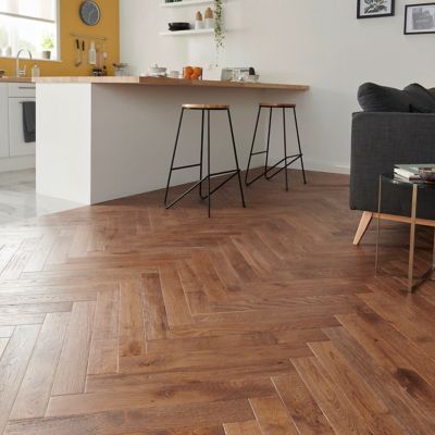 Parquet Massif Skara Baton Rompu Chene Verni Naturel Castorama