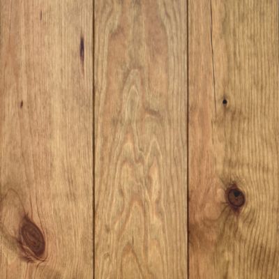Parquet Pin massif Déclassé Vernis couleur Chêne  2000 x 120 x 20 mm
