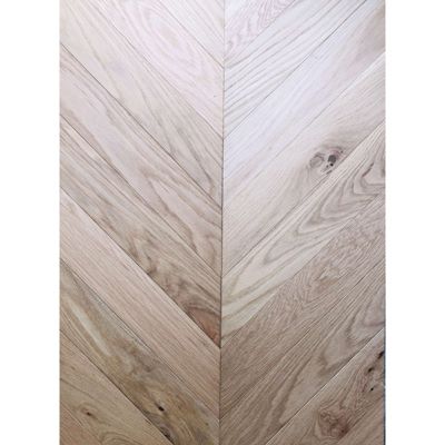 Parquet point de hongrie en chêne contrecollé style haussamnn FLAVIE