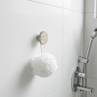 Patère salle de bains à visser 1 tête GoodHome Elland Terrazzo en béton coloris blanc moucheté