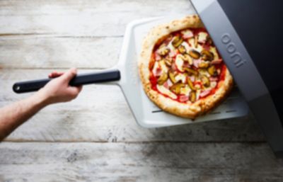 Pelle à pizza perforée Ooni — Ooni FR