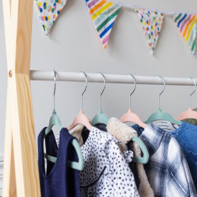 Penderie pour enfant bois et blanche avec tiroir LOU - HAPPY GARDEN