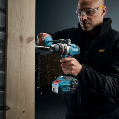 Perceuse visseuse à percussion sans fil Erbauer Elite 18V ERI1107COM 150 Nm 2x5Ah