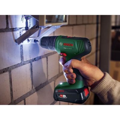 Perceuse visseuse Bosch UniversalDrill 18 2 batteries 1,5Ah + SystemBox + 241 accessoires