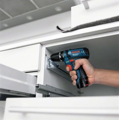 Perceuse-visseuse à percussion GSB 12V-15 BOSCH - 12 V, 30 Nm, 2 batteries 2,0 Ah, chargeur, sacoche