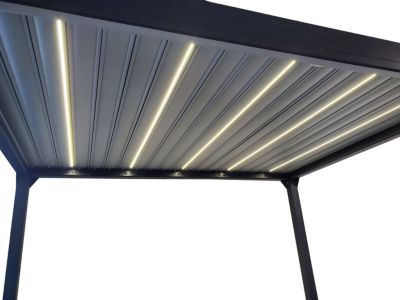 Pergola bioclimatique autoportante Actual motorisée aluminium noir sablé Green Outside 4 x 3 m